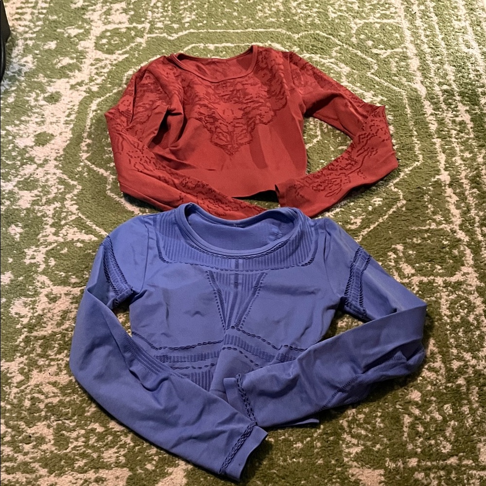 Women’s Fabletics Long Sleeve Tops Fitted Crop Top Cut Outs